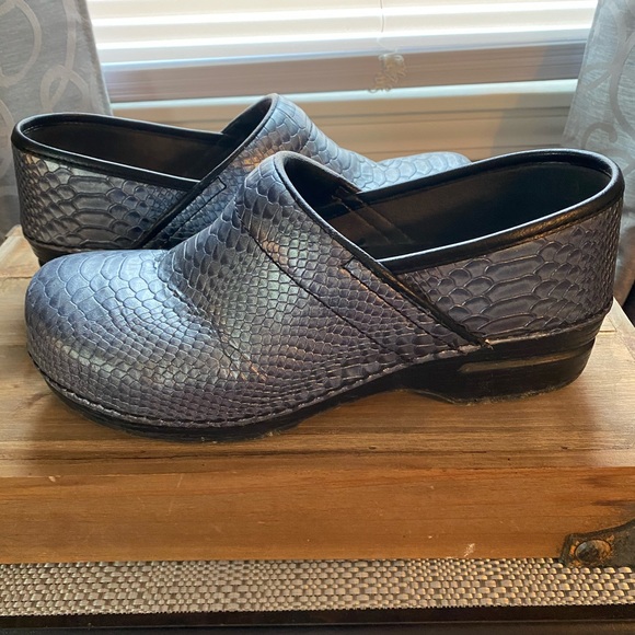 Dansko Shoes - Dansko Blue Caiman